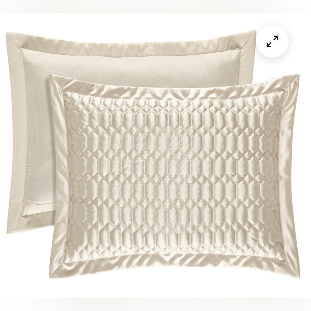 2 / J. QUEEN NEW YORK SATINIQUE KING SHAMS